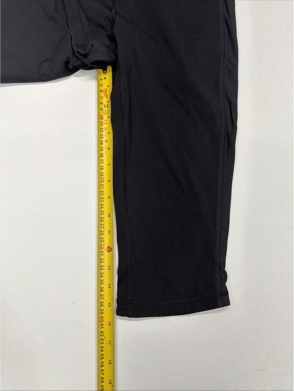 Lululemon Athletica Women's Black Cropped Capri Leggings Size 10